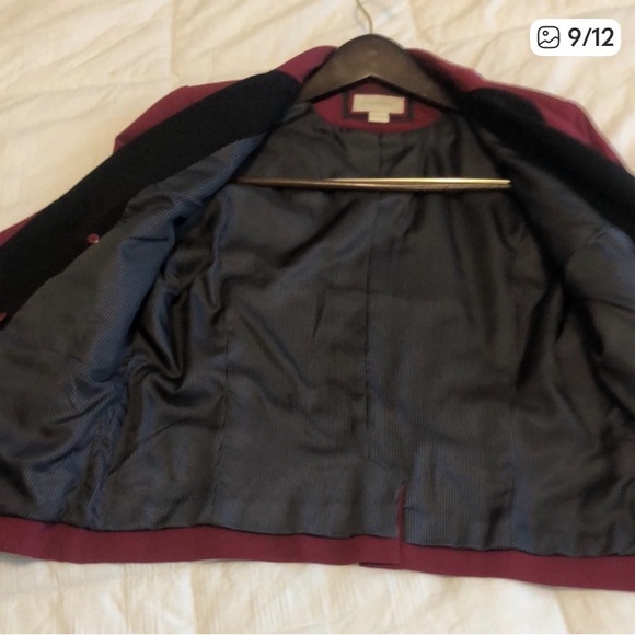 🫶🏾Chic Women's Burgundy Blazer🫶🏾 - Picture 9 of 12